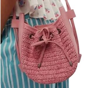 FREE PEOPLE RAFFIA CABANA CROSSBODY VEGAN  IN VINTAGE PINK NEW WITHOU TAGS